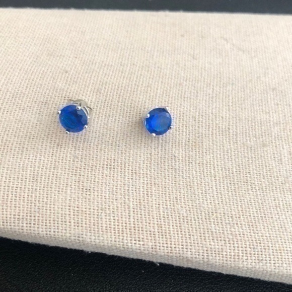 Vintage Jewelry - Vintage Mini Stud Earrings